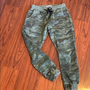 Zara camo jogger